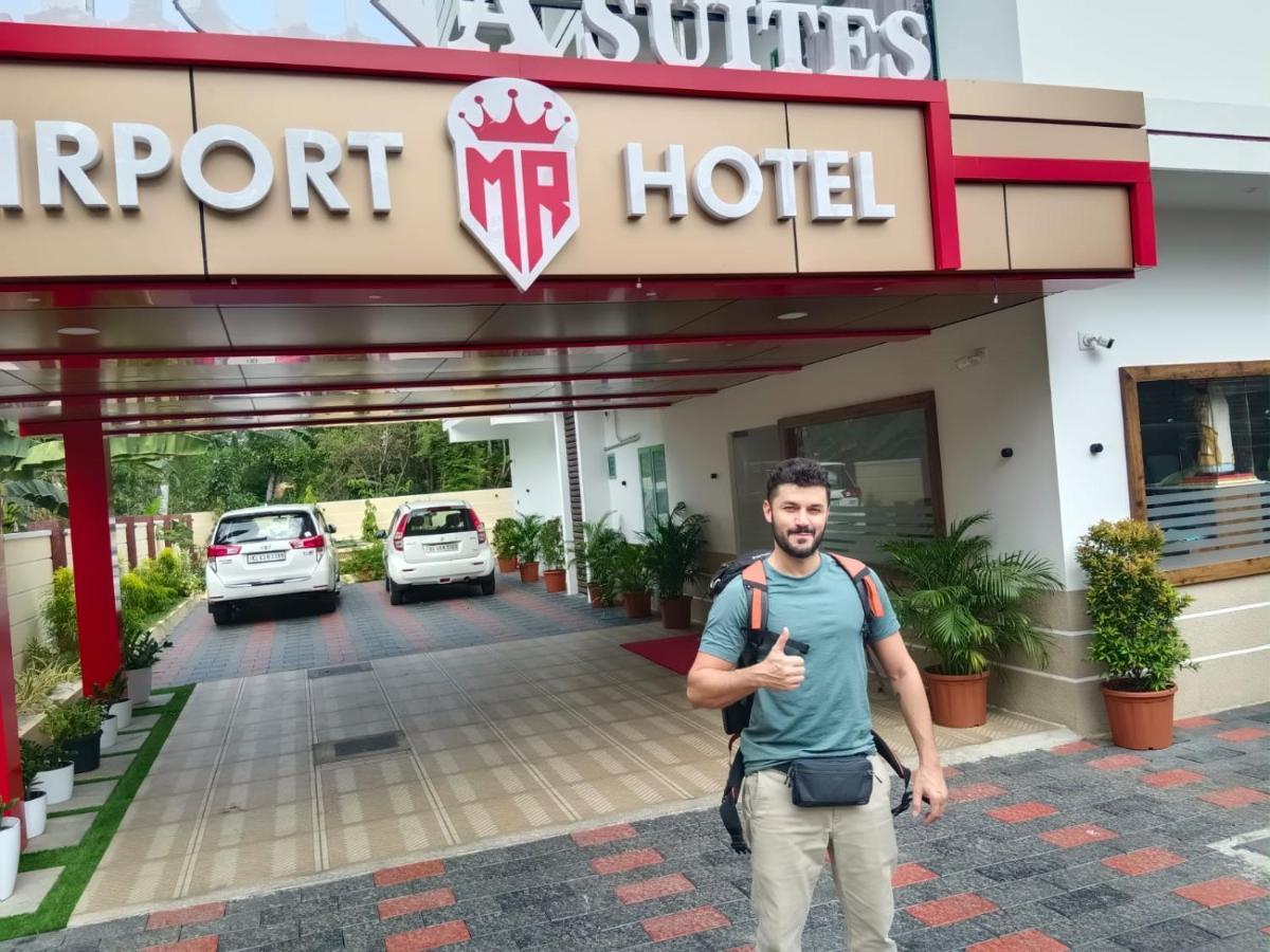 Marina Suites Airport Hotel Kochi Exterior foto