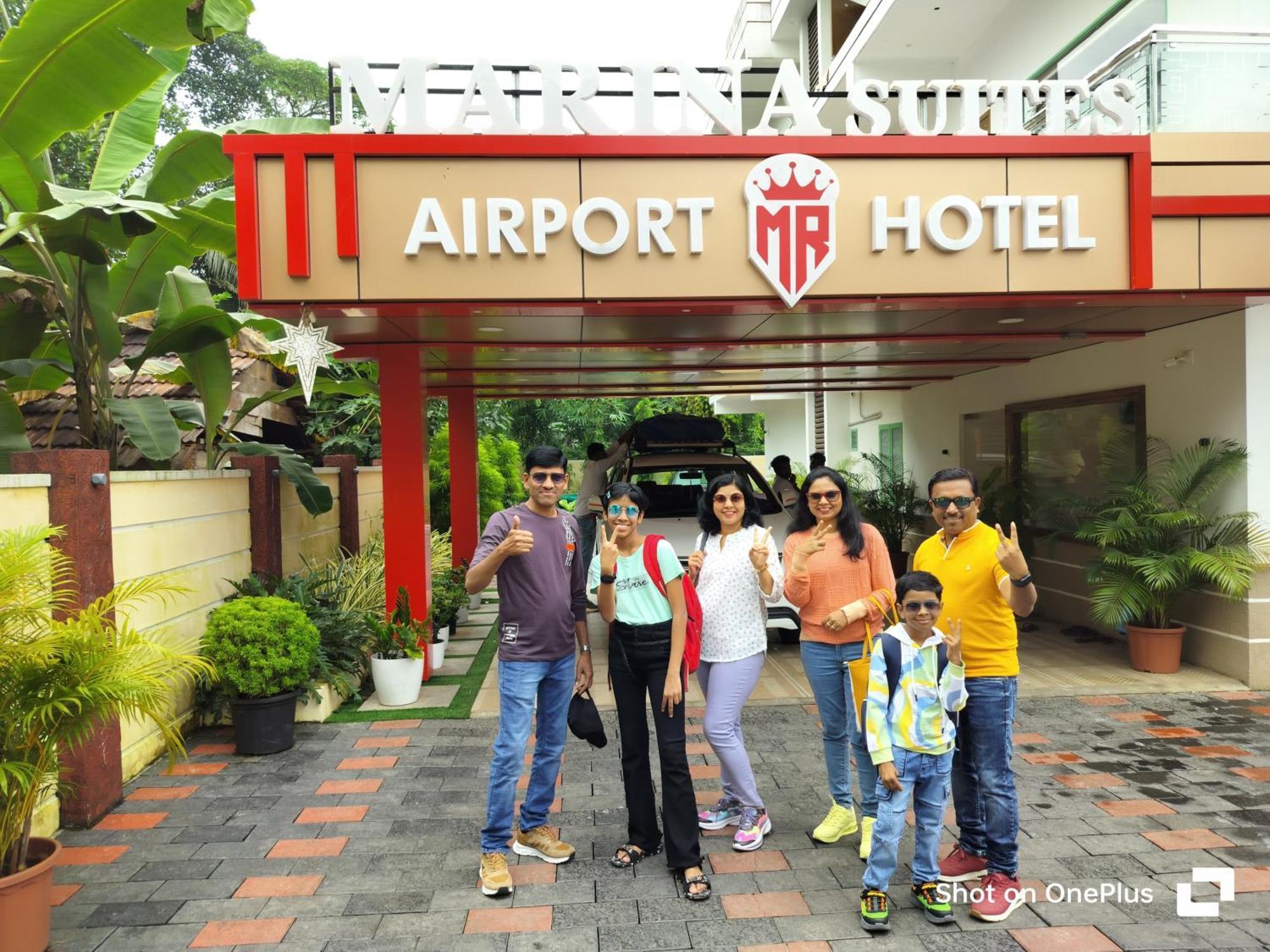 Marina Suites Airport Hotel Kochi Exterior foto