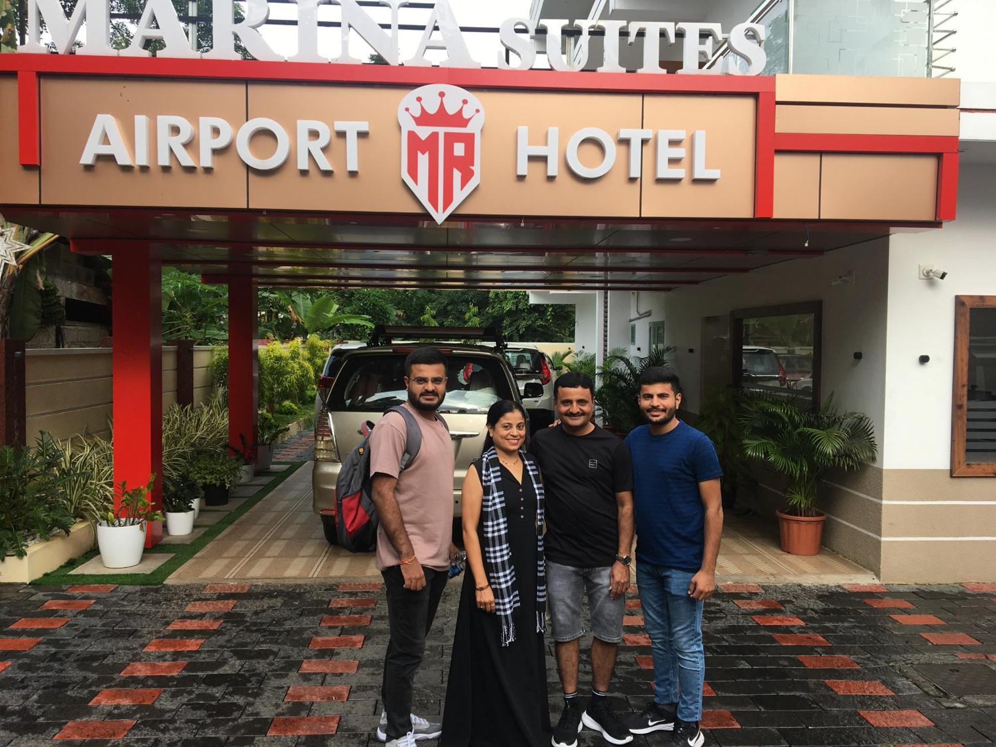 Marina Suites Airport Hotel Kochi Exterior foto