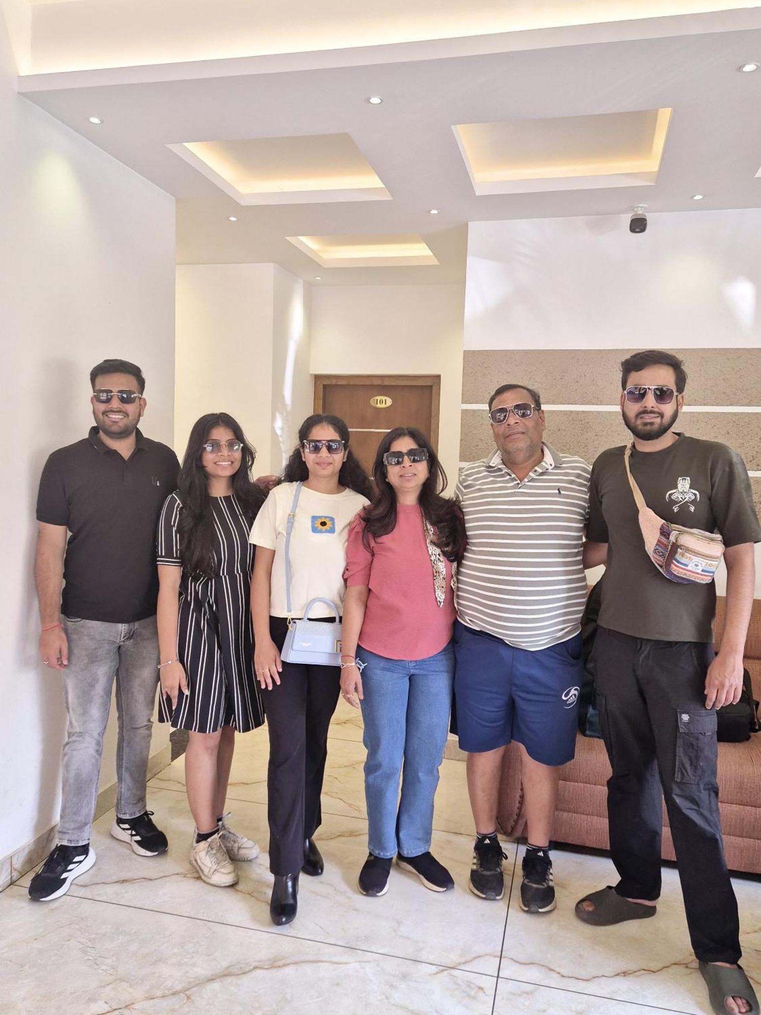 Marina Suites Airport Hotel Kochi Exterior foto